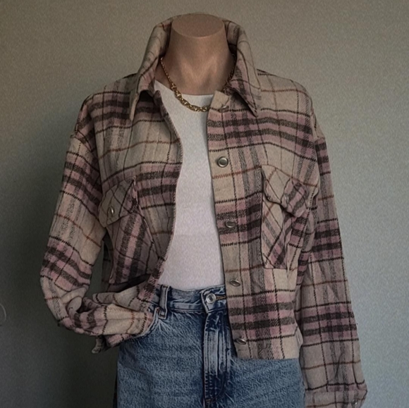 🚨ON SALE// Plaid crop Jacket - Picture 4 of 4